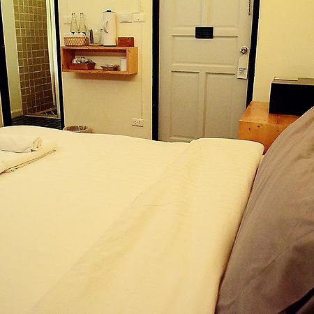Early Bird Bed & Breakfast (Adults Only) Chiang Mai Exterior photo