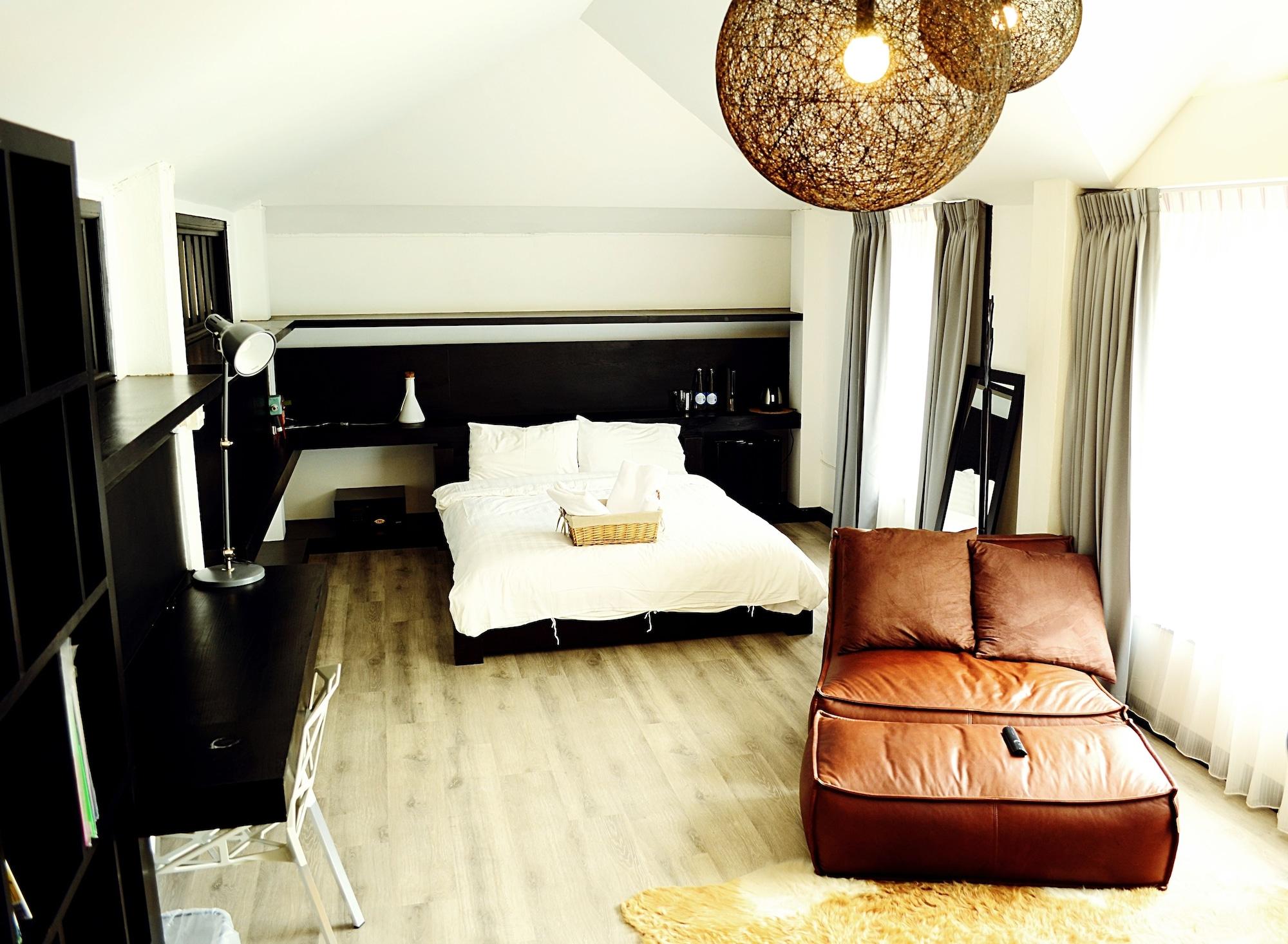 Early Bird Bed & Breakfast (Adults Only) Chiang Mai Exterior photo