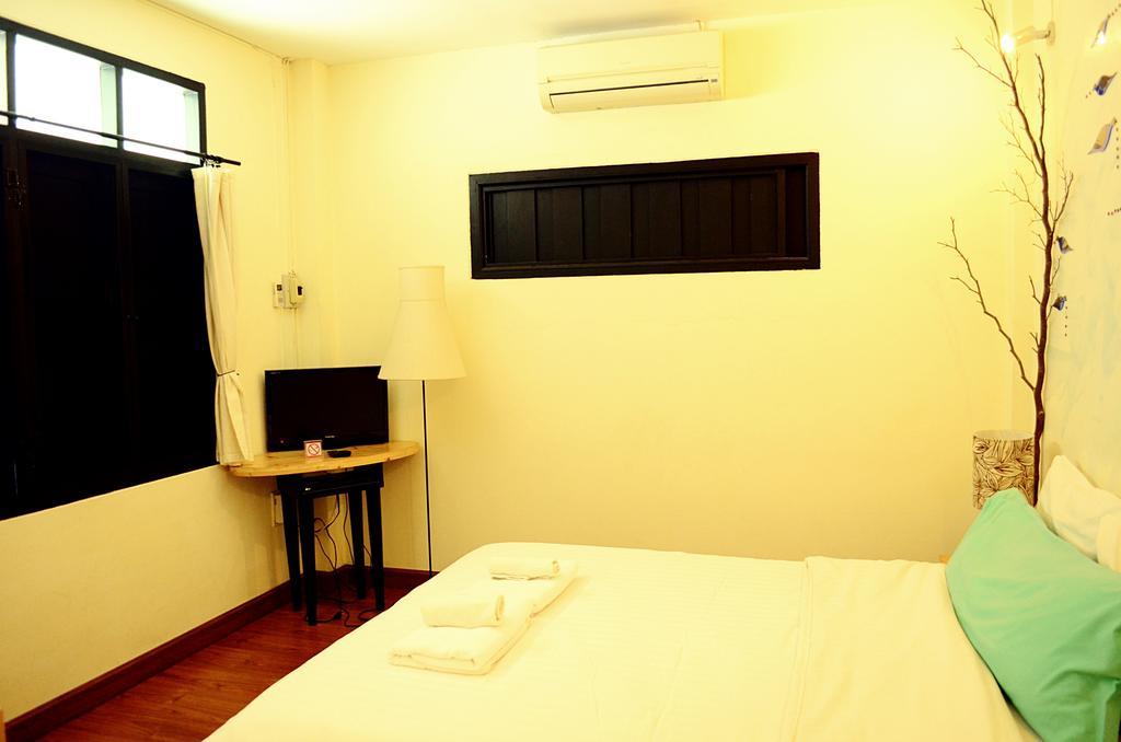 Early Bird Bed & Breakfast (Adults Only) Chiang Mai Exterior photo